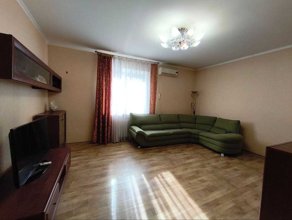 Соцгород Кривий Ріг 2-х км. велика квартира, все поруч