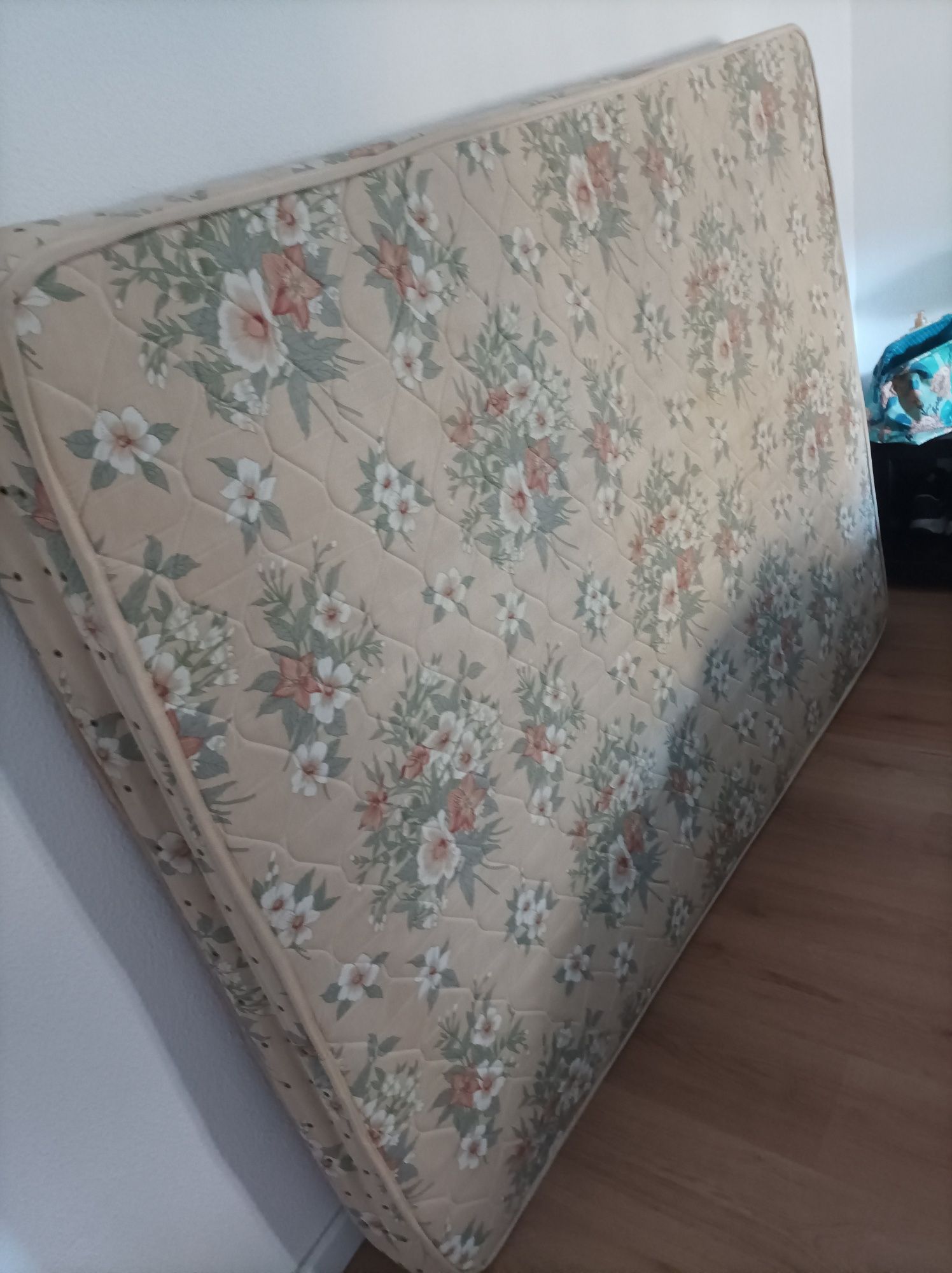 Colchão de casal bom estado