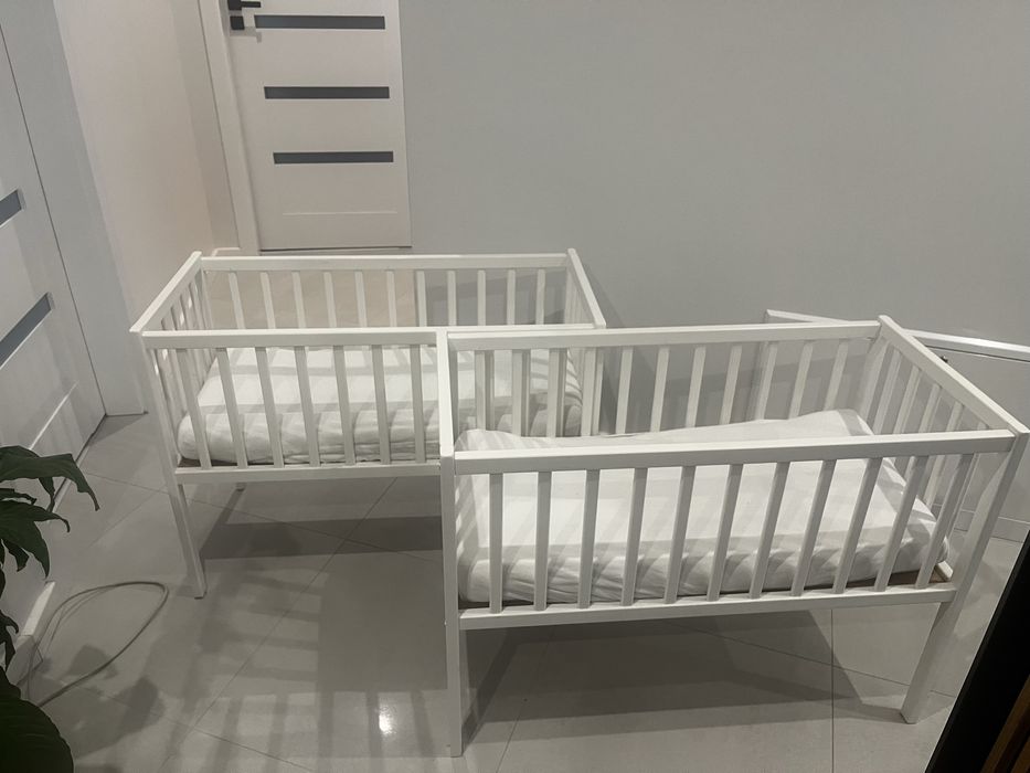 Sprzedam dwa łóżeczka firmy Woodies