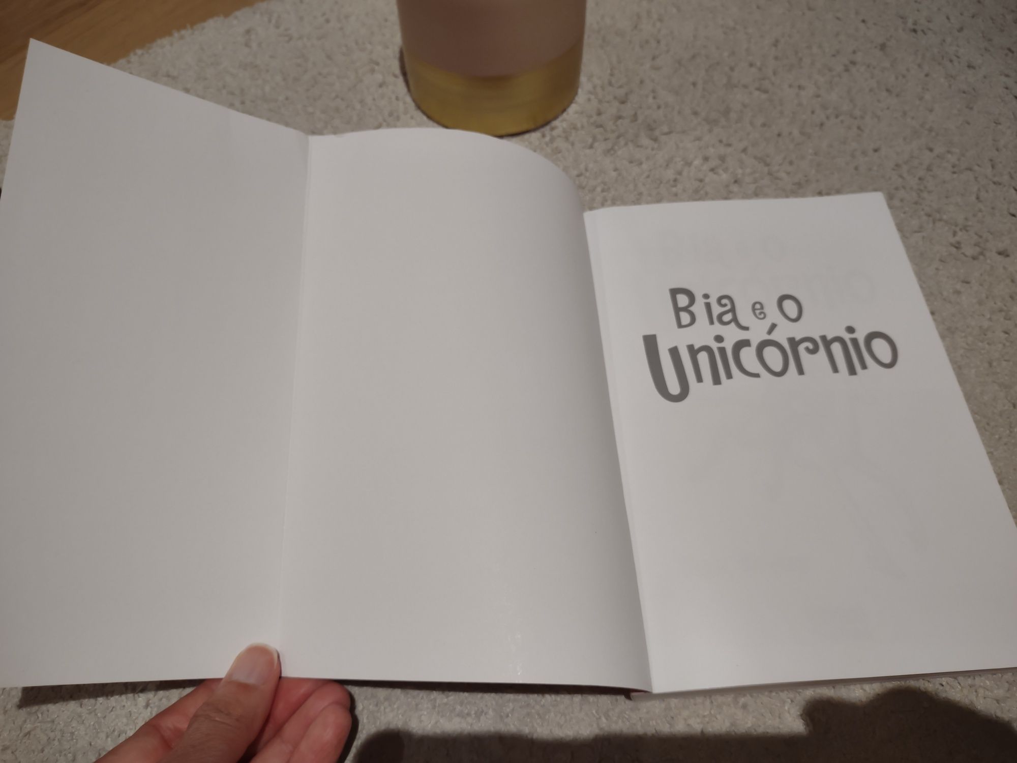 Livro Bia e o Unicórnio