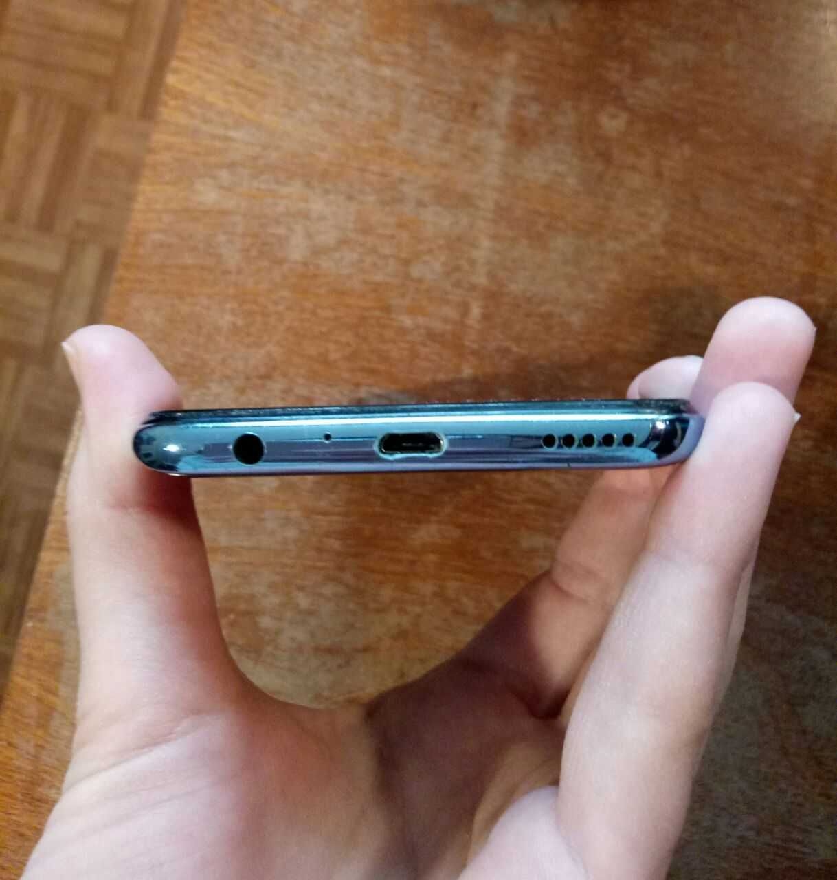 Мобильный телефон, смартфон Huawei Honor 10 Lite 3/32 Gb (Android 10)