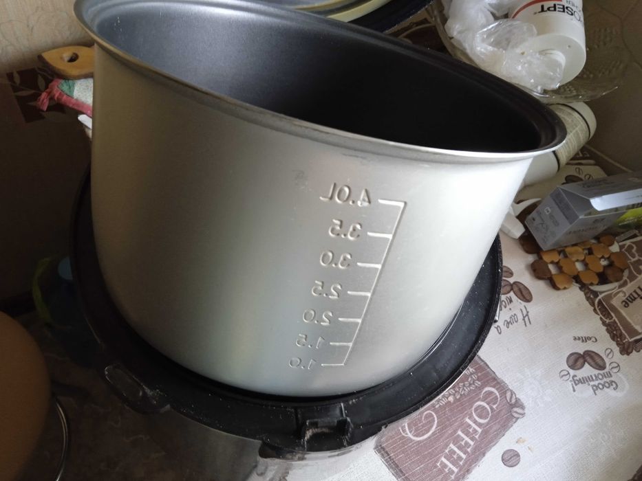 мультиварка   б.у в  отличном состоянии