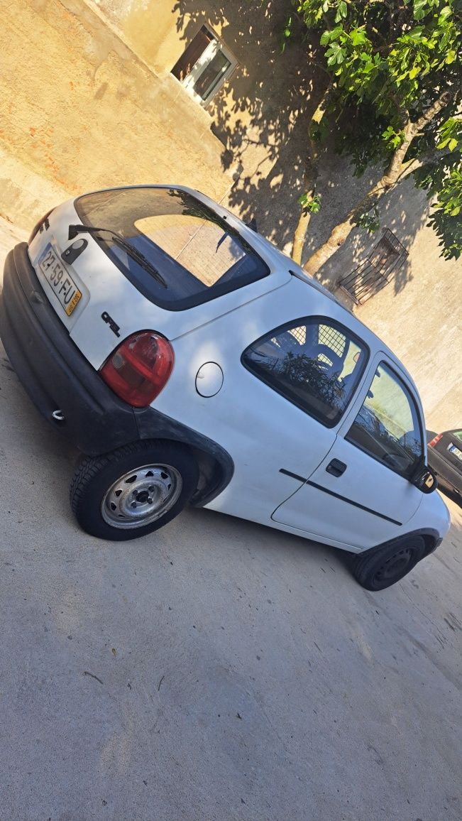 Corsa comercial branco