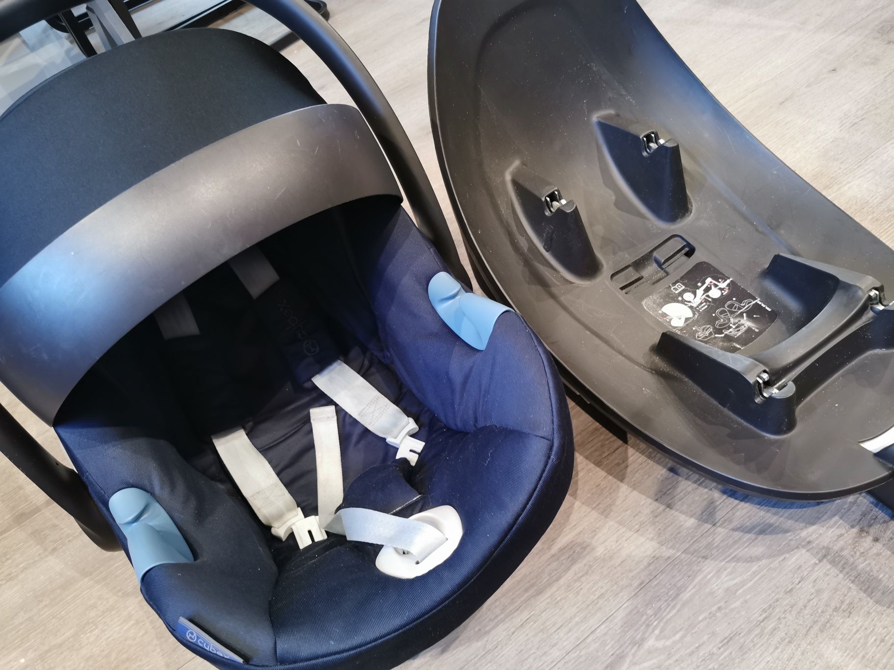 Fotelik cybex aton 5 i baza isofix base m