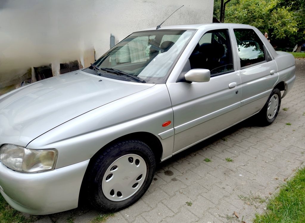 Ford Escort - 29 lat klasy i stylu