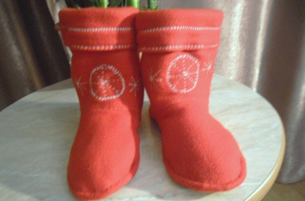 Продаю  теплые мягкие флисовые сапожки для дома