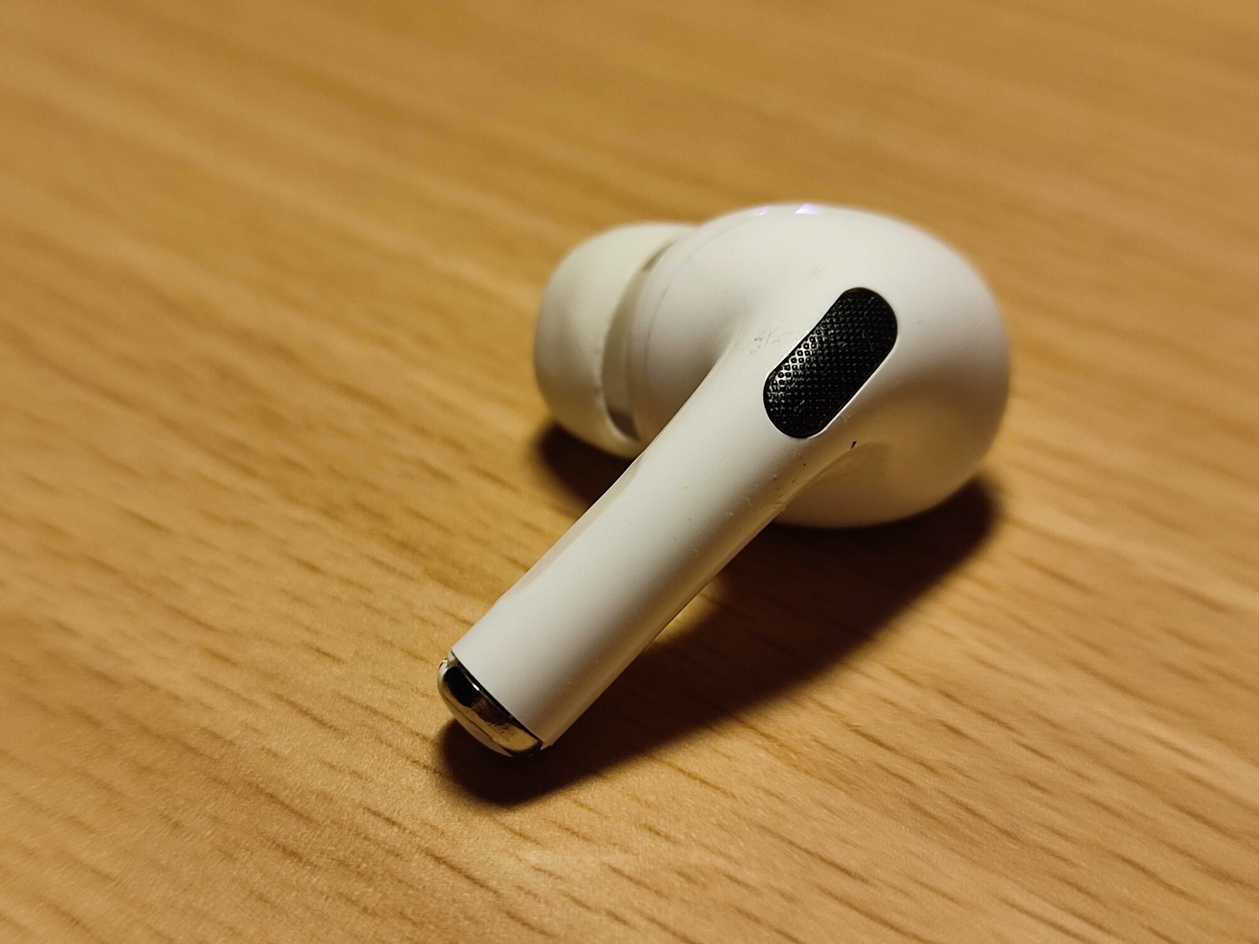 Наушник Apple AirPods Pro ЛЕВЫЙ