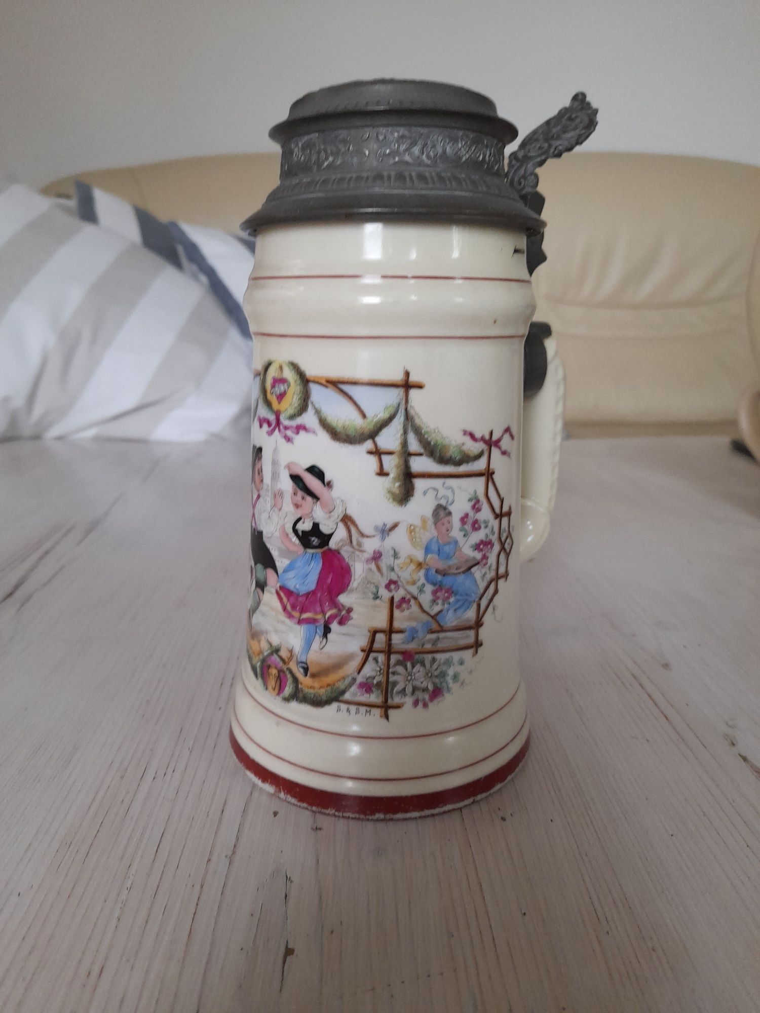 Porcelanowy kufel z prześwitem św Hubert myśliwski Przedwojenny