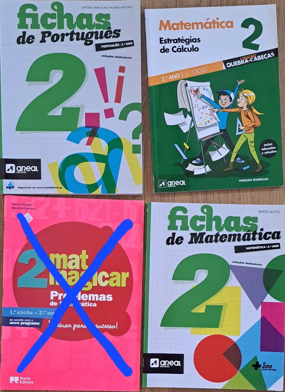 Várias livros de exercícios do 2° ano de escolaridade