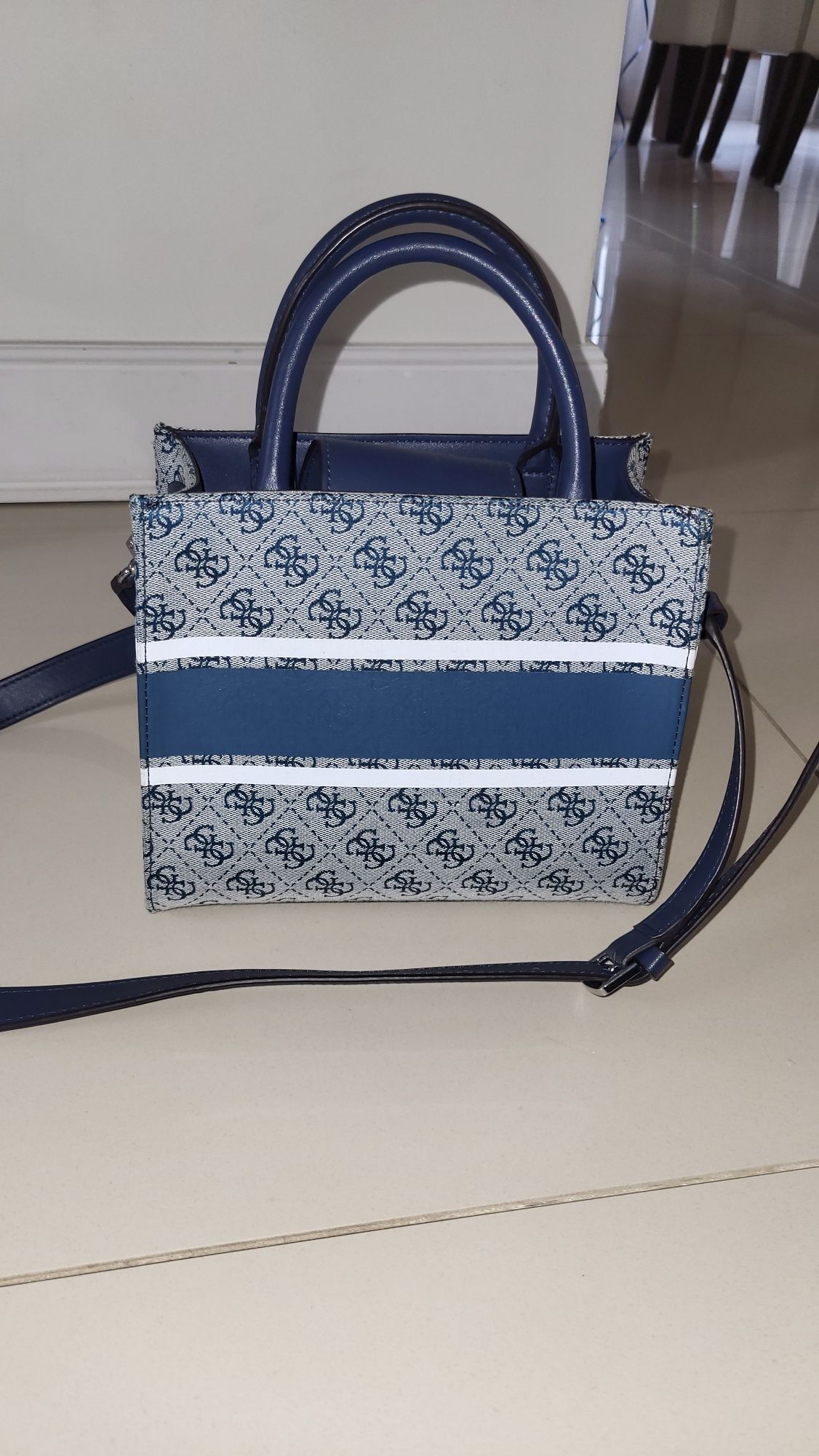Torebka damska Guess