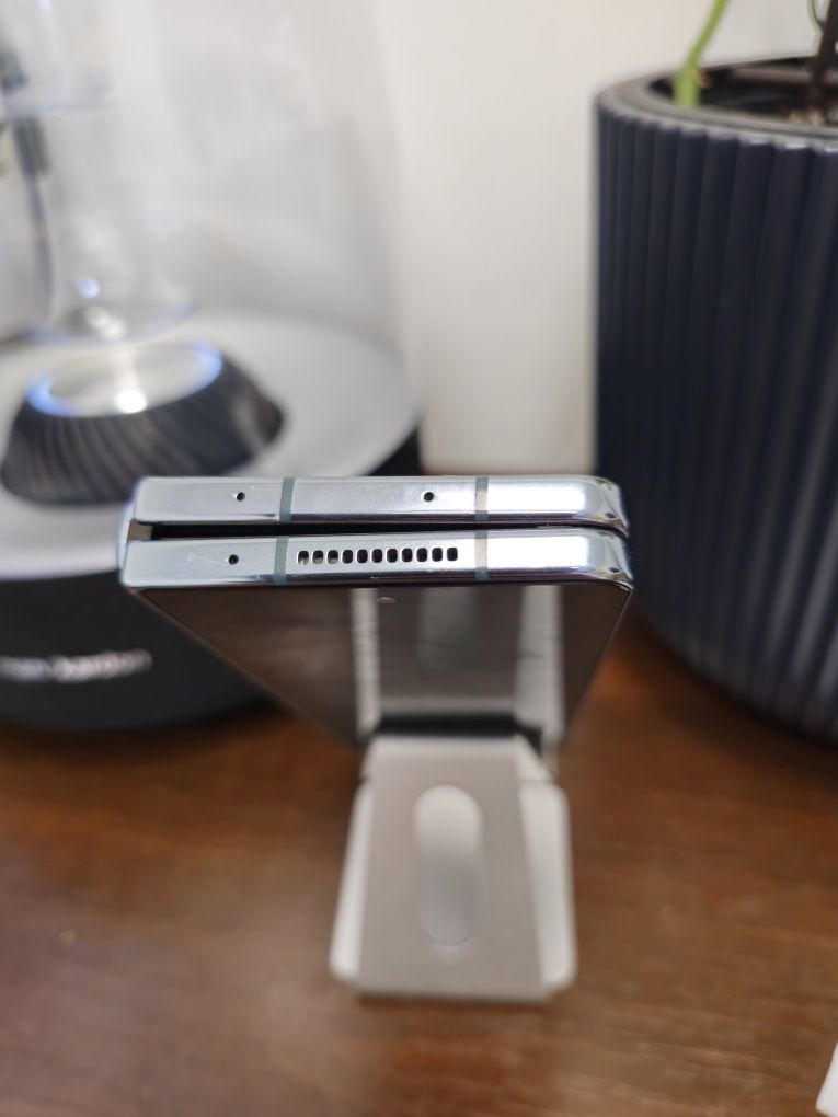 Чудовий Samsung Galaxy Fold 4 12/512 на 1 sim + e sim