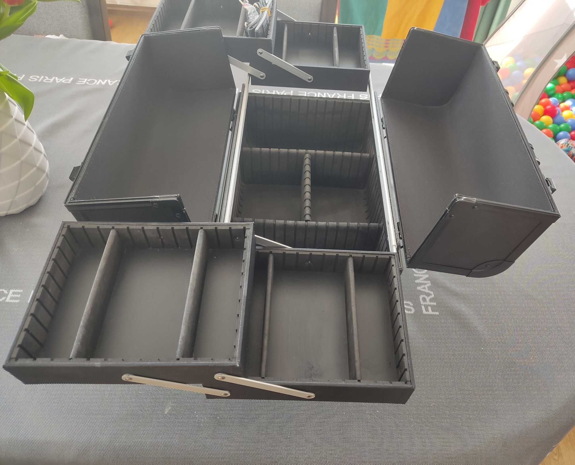 Kuferek na Kosmetyki Black
SYIS ACCESSORIES