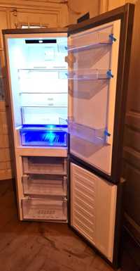 Продається двохкамерний холодильник б/в Beko