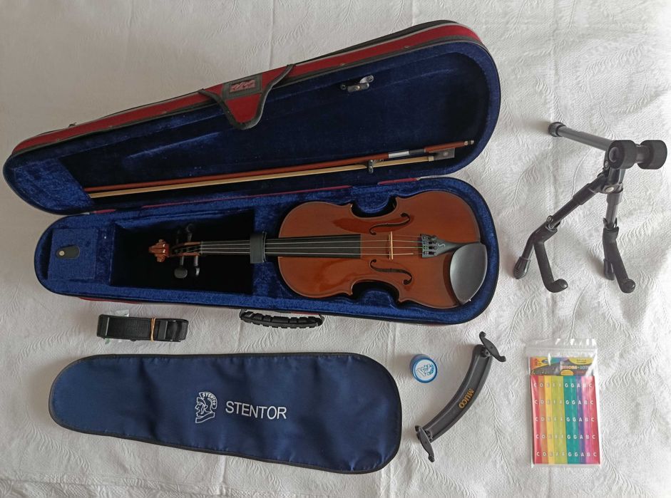 Violino Stentor II 4/4, como novo (c/ estojo, arco e acessórios)