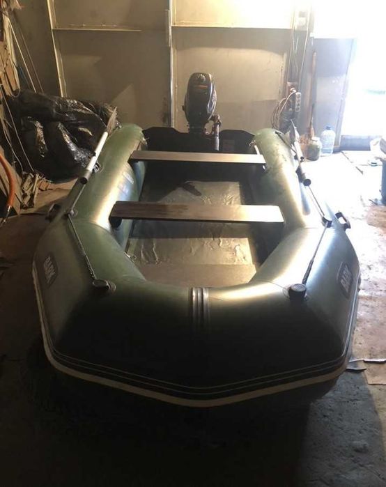 Лодка bark с мотором 5,8 парсун