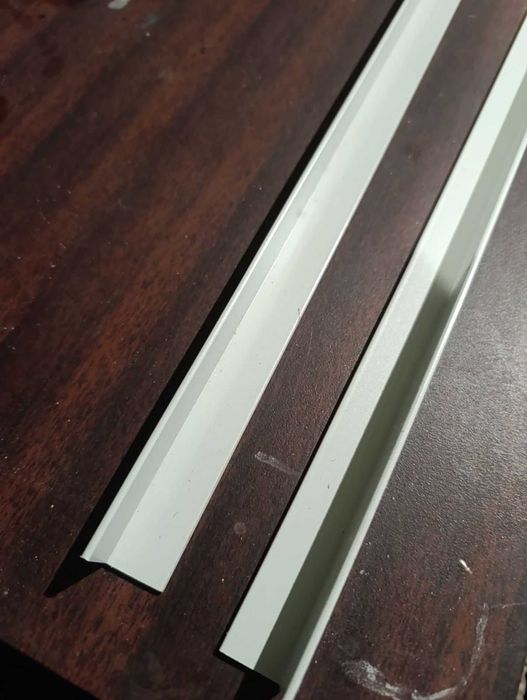 Kątownik aluminiowy 20x20x2mm Ral 7038mat