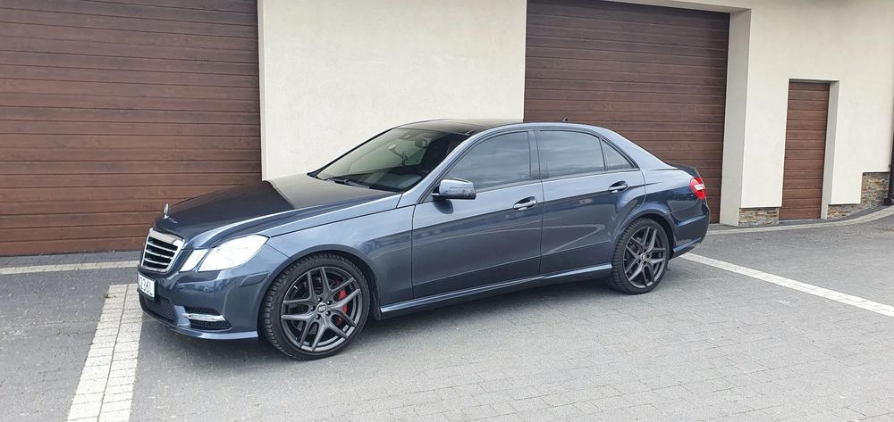 Mercedes-Benz Klasa E E 550 AMG 4-Matic 140 tyś/km Bogate wyposażenie ładny stan
