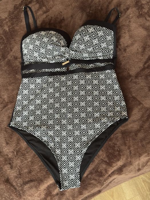 Купальник цільний суцільний розмір 46