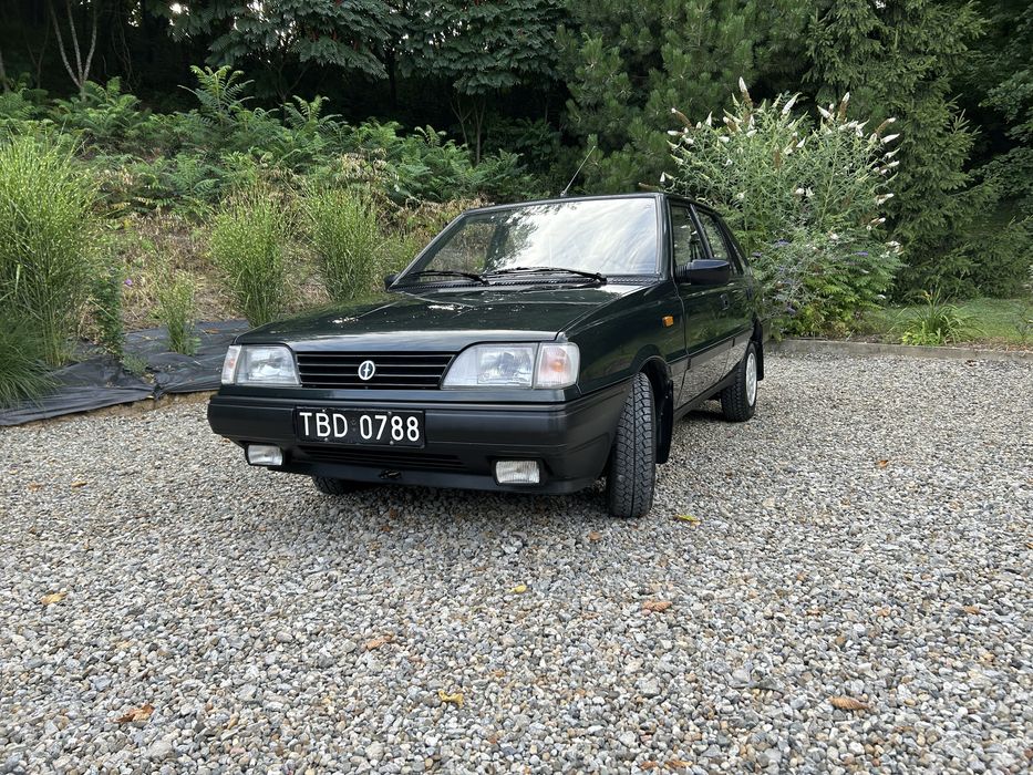 Sprzedam Poloneza Caro 1.6 benzyna