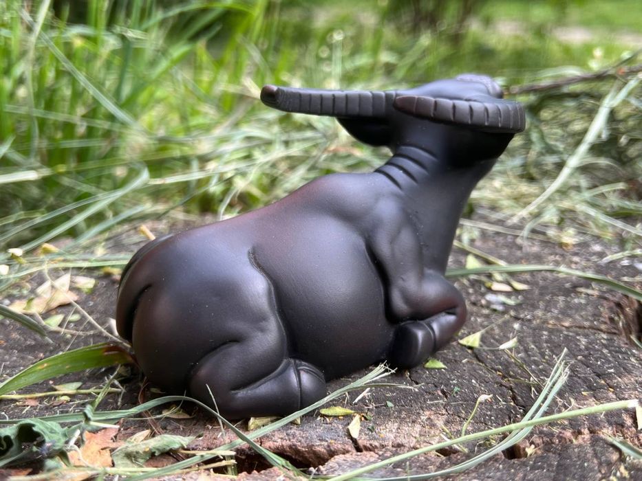 Чайна фігурка/ Чайний друг «Грошова корова» з Фіолетової глини