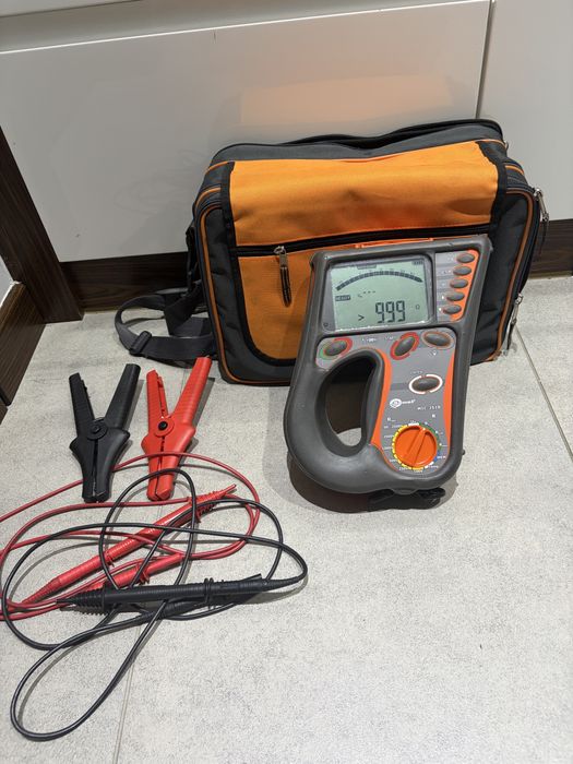 Miernik rezystancji izolacji Sonel MIC-2510 z przewodami i torbą