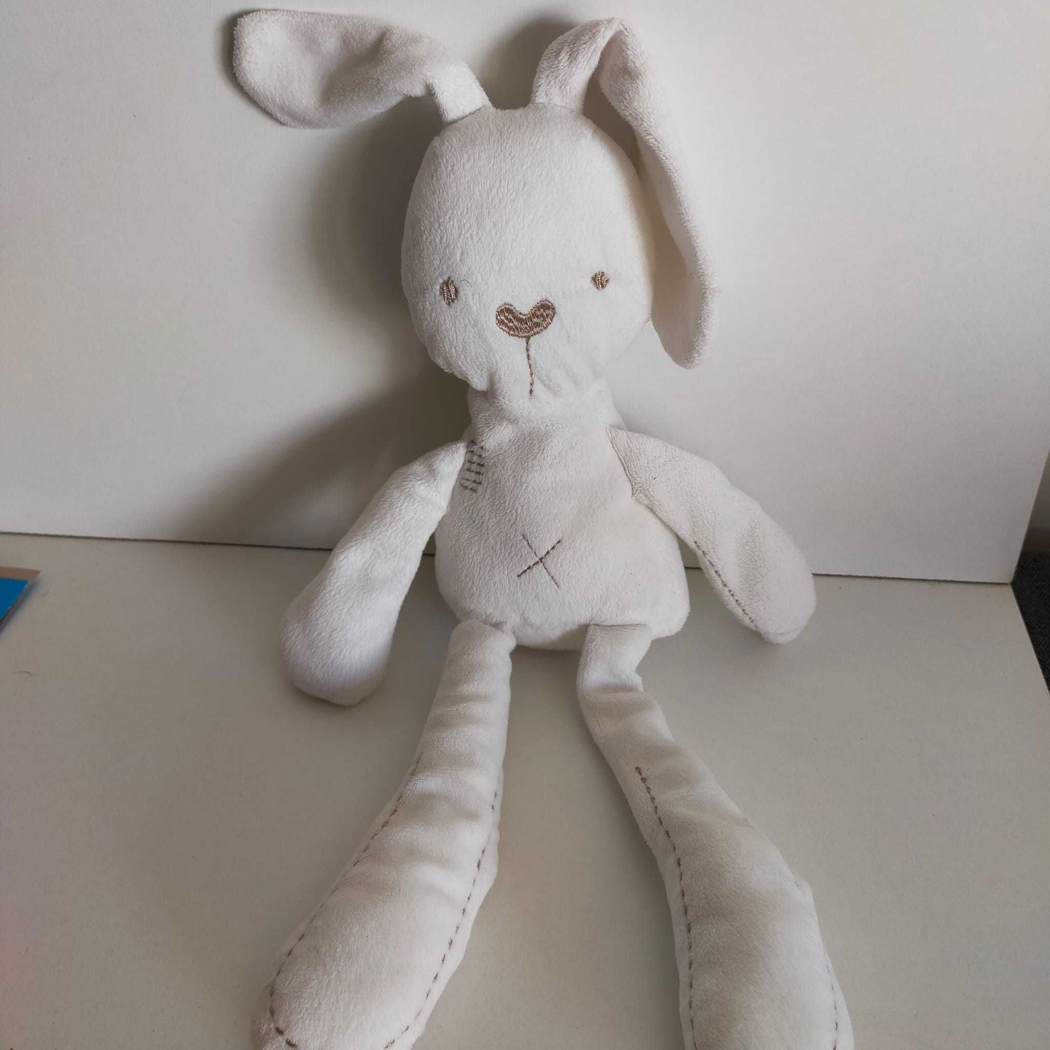 Coelho de peluche para criança. Novo.