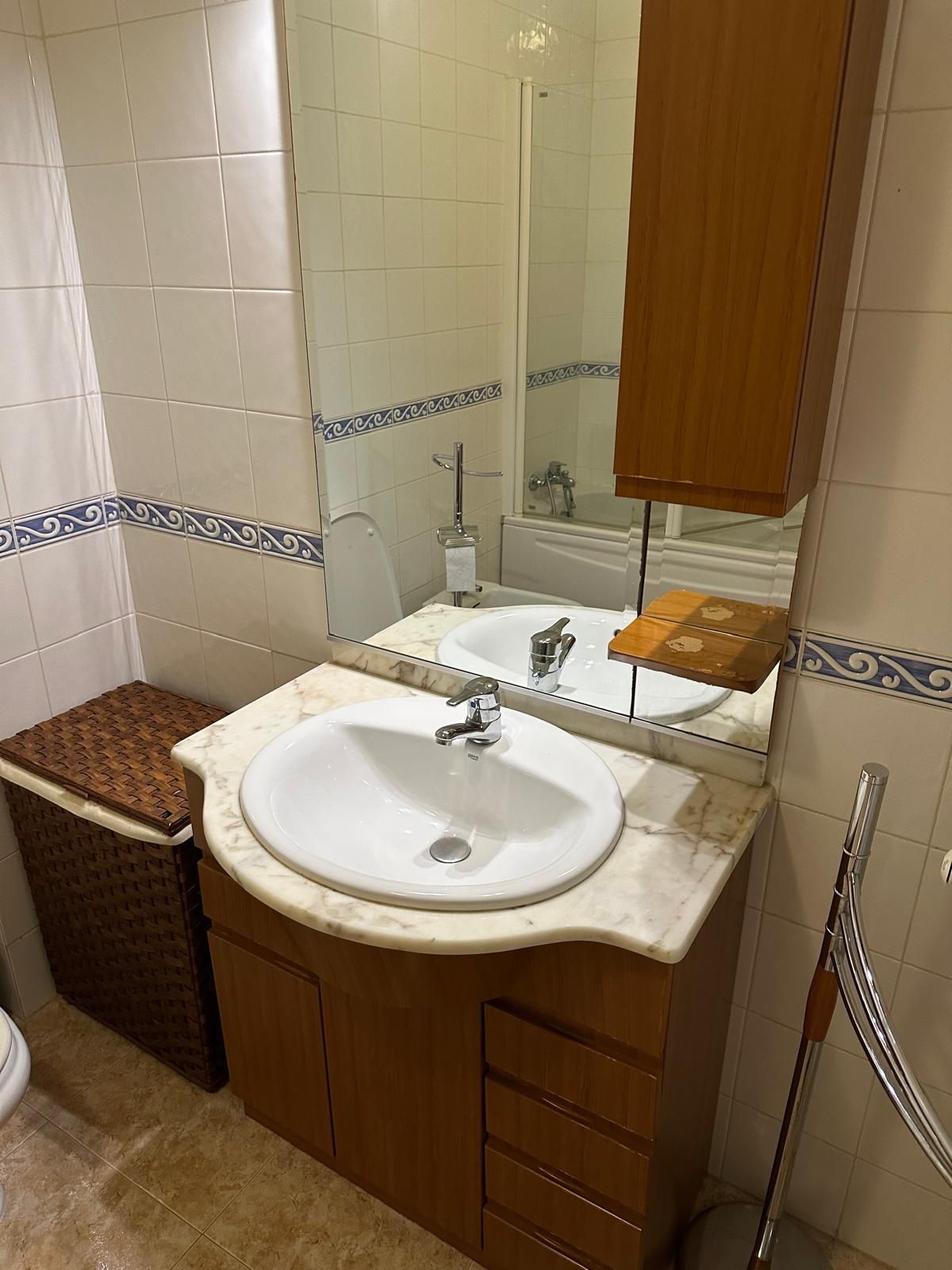 Loiça casa banho, banheira hidromassagem e movel wc