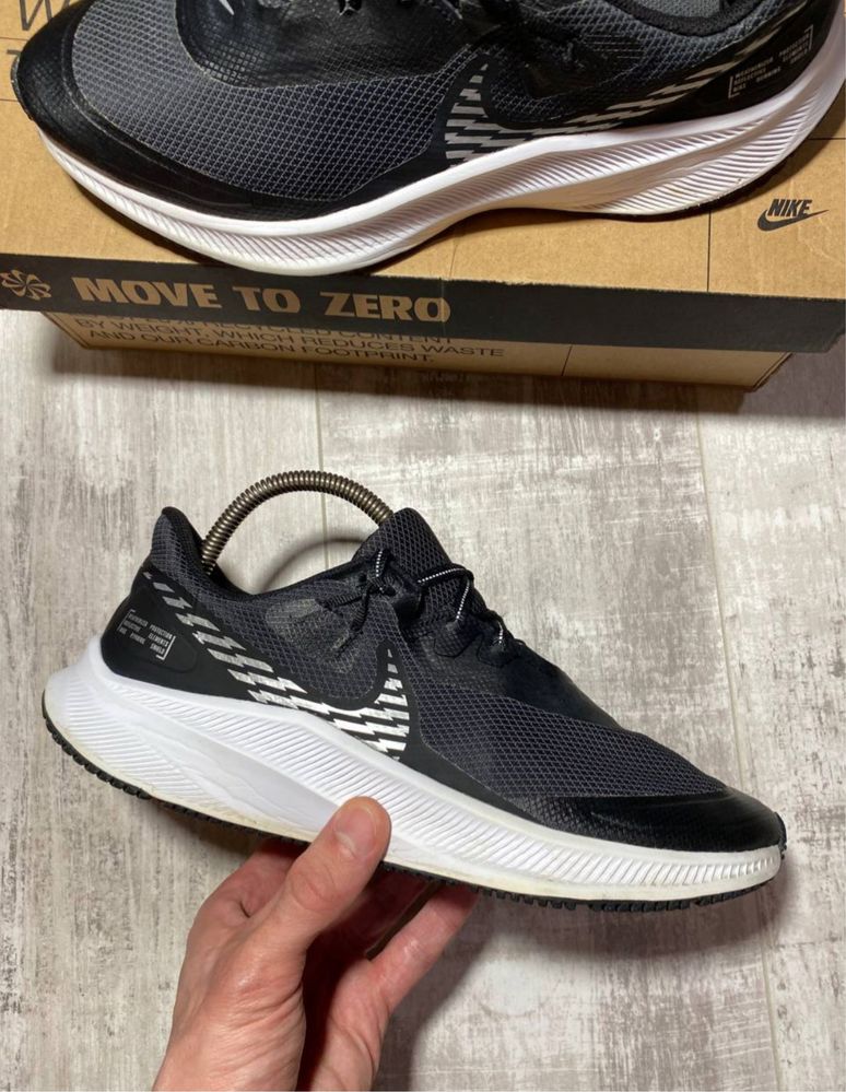 ОРИГІНАЛЬНІ NIKE в ідеальному стані.