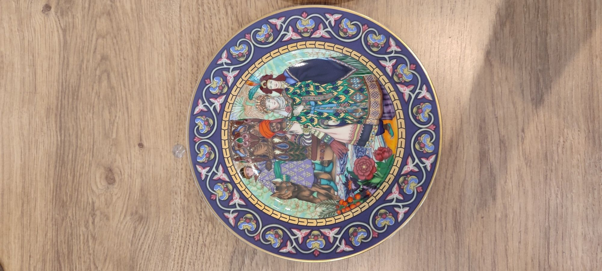 Pratos de coleção "Contos de Fadas" da Rússia.