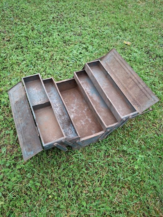 Skrzynka narzędziowa PRL