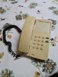 Telefone de teclas antigo