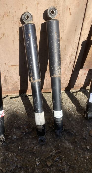 Задні стойки рено мастер другий код 2002-0801 опель мовано опис