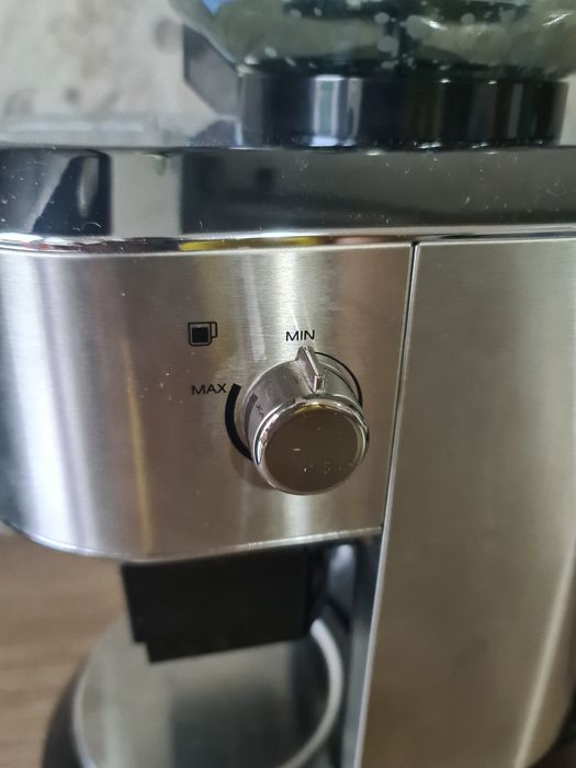 De'Longhi ekspres EC685M + młynek KG521M