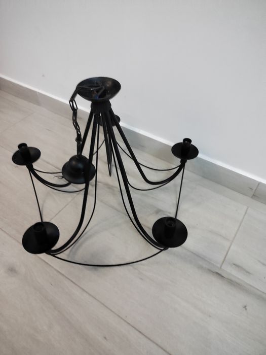 Dois candeeiros de teto.