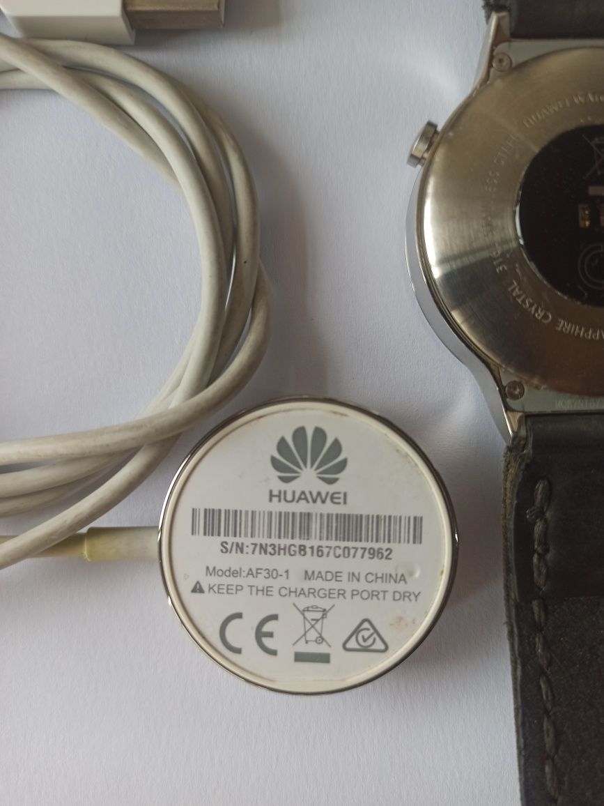 Продам часы Huawei