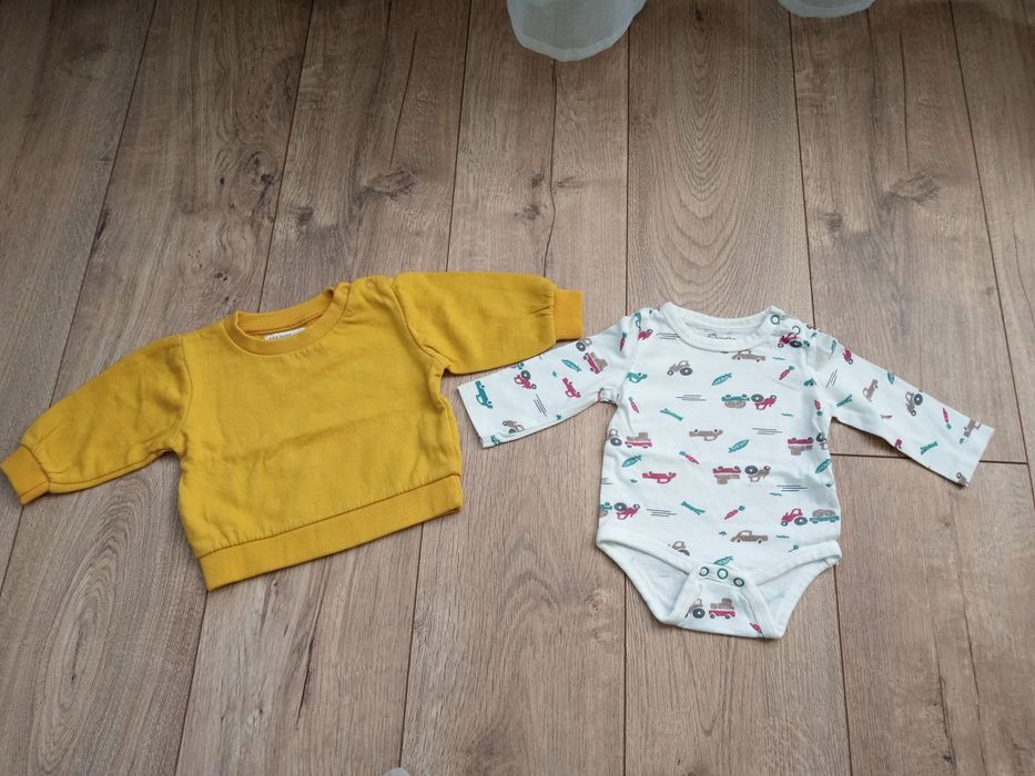 68 zestaw bluza i body z długim rękawem w traktory dla chłopczyka