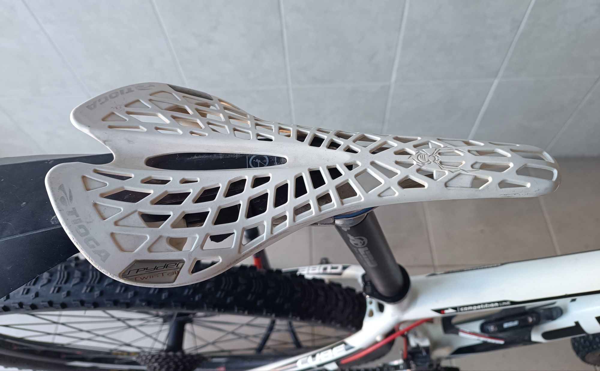Bicicleta BTT Cube roda 29
