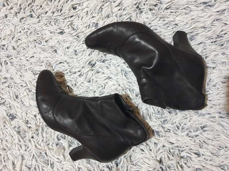 czarne botki do kostek na średnim obcasie, r. 38, Vagabond, 100% skóra