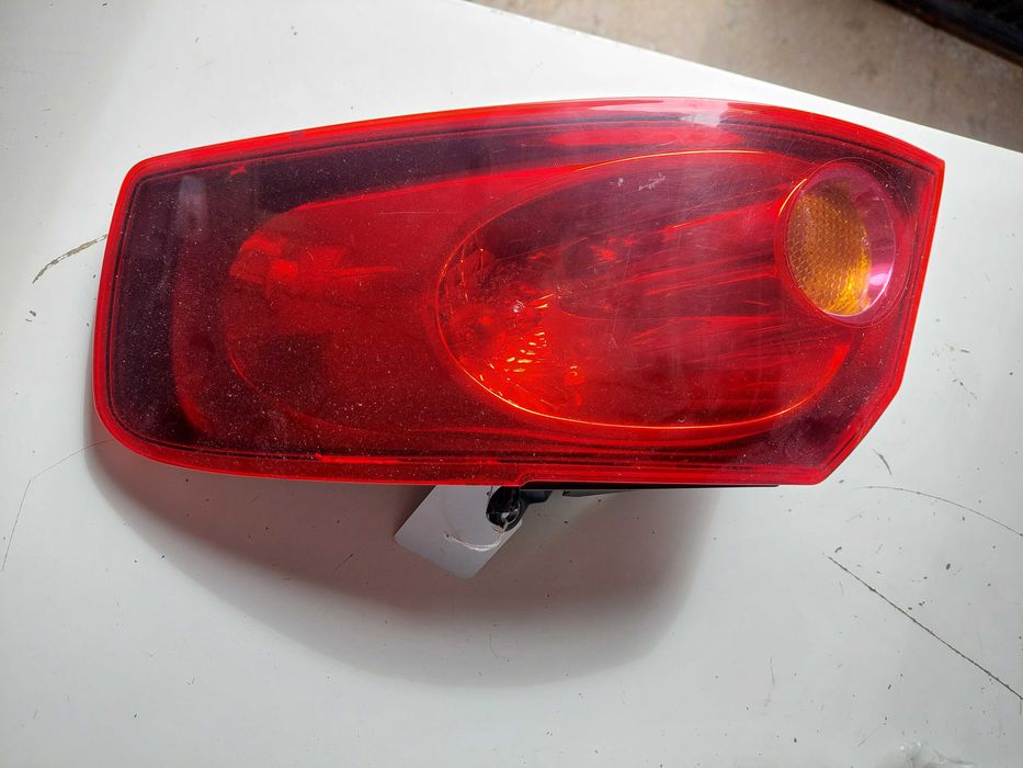 farolim traz esq fiat croma