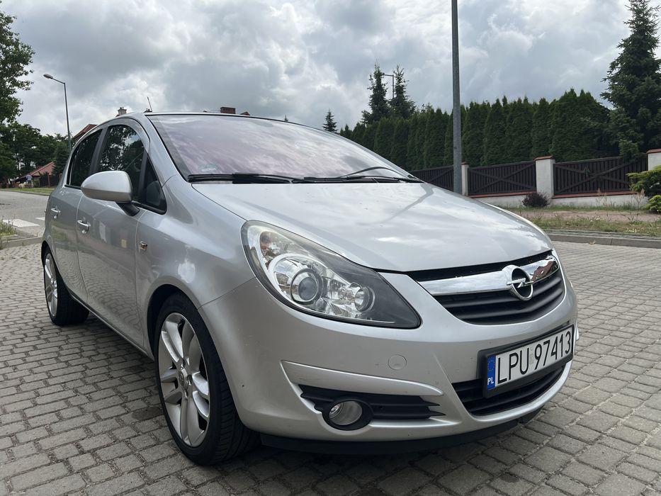 Opel Corsa 1.4 + lpg, skora, panorama wersja Cosmo