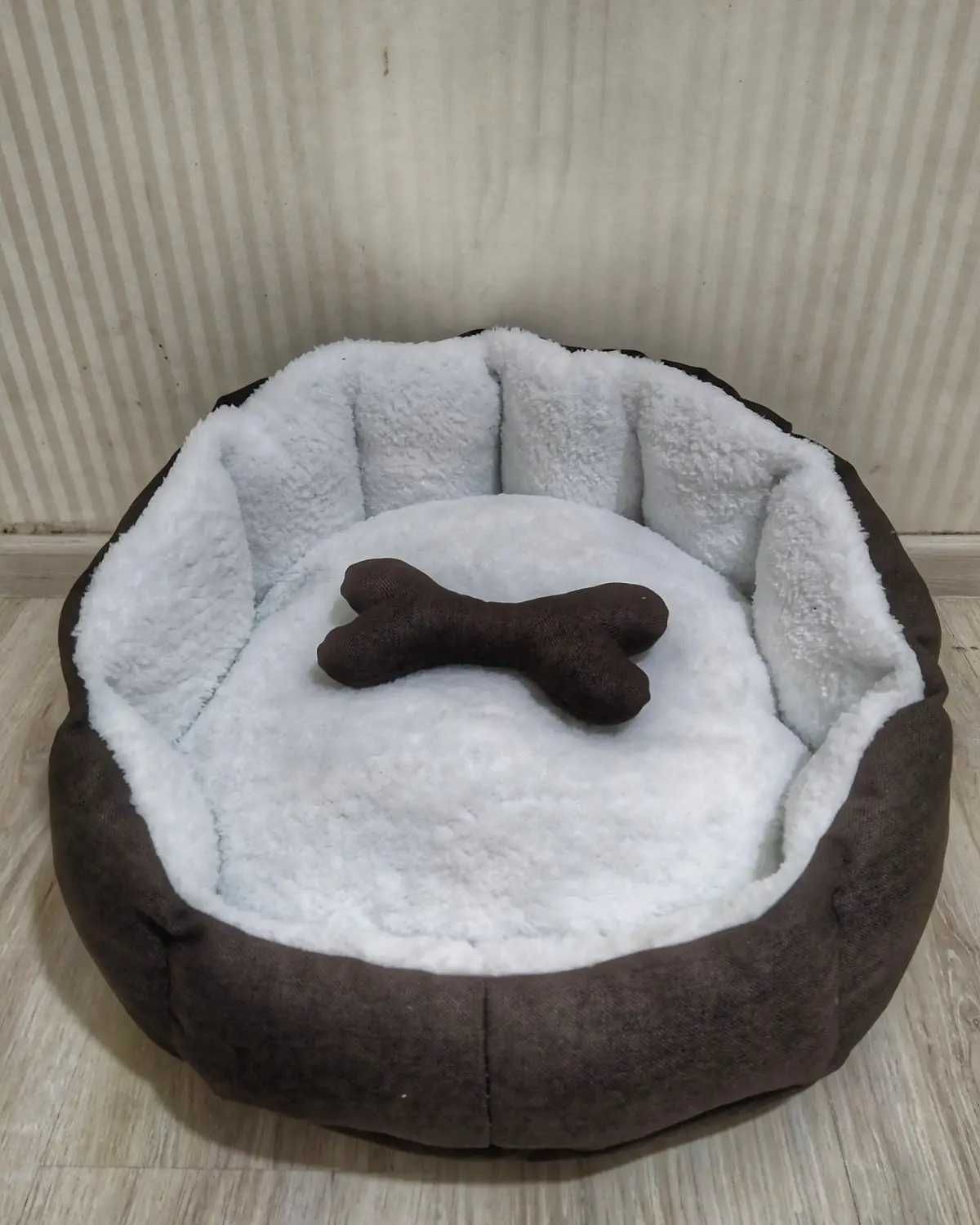 Тепле та м'яке ліжечко для різних порід собак
