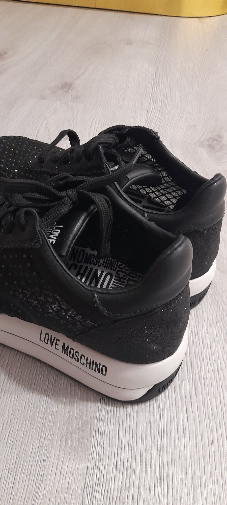 Sapatilhas Moschino Novas 37
