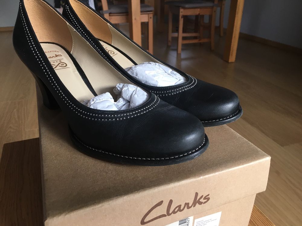 Półbuty czółenka Clarks Bombay Club rozm. 39 ½ skóra czarne