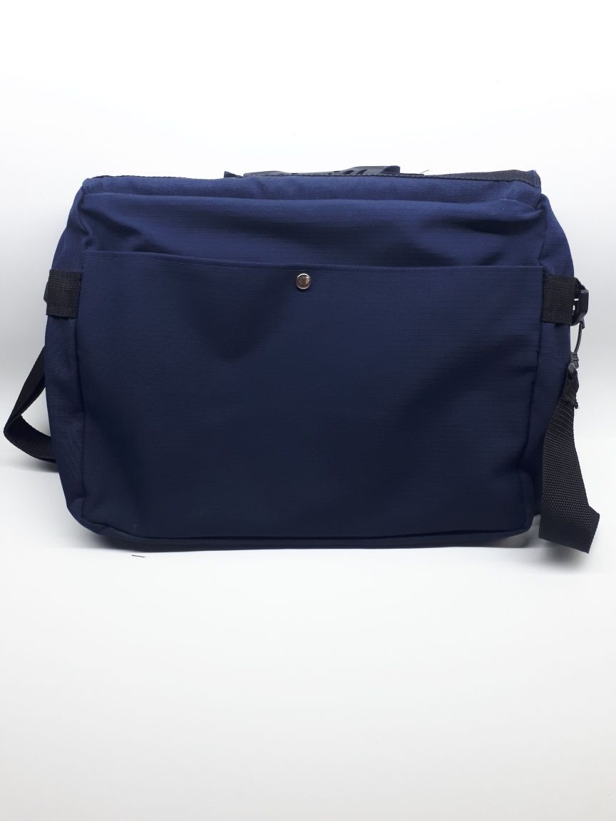 Mochila Eastpak com bolsa para bola  (NOVA)