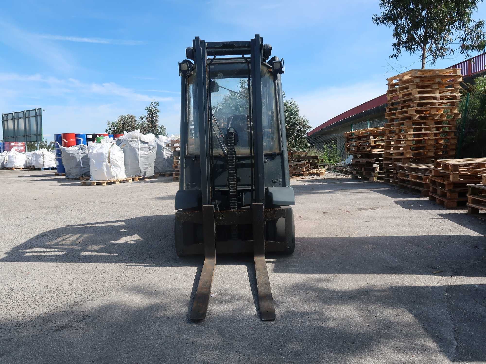 PREÇO MELHORADO - Empilhador LINDE, diesel 2000kg