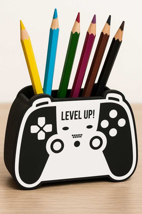 Organizer na biurko 3D  – na kredki, długopisy, przybory Kokarda, Pad,