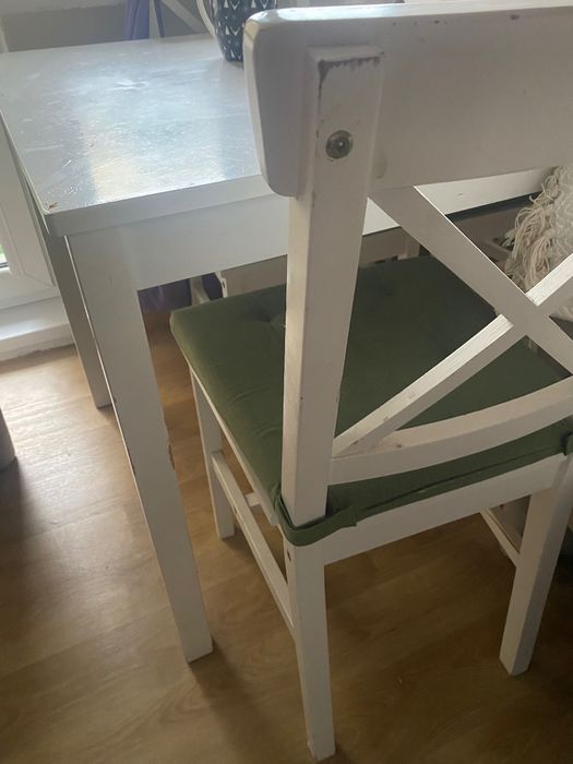 Stół i krzesła używane