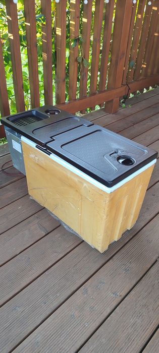 Lodówka Mercedes mp4