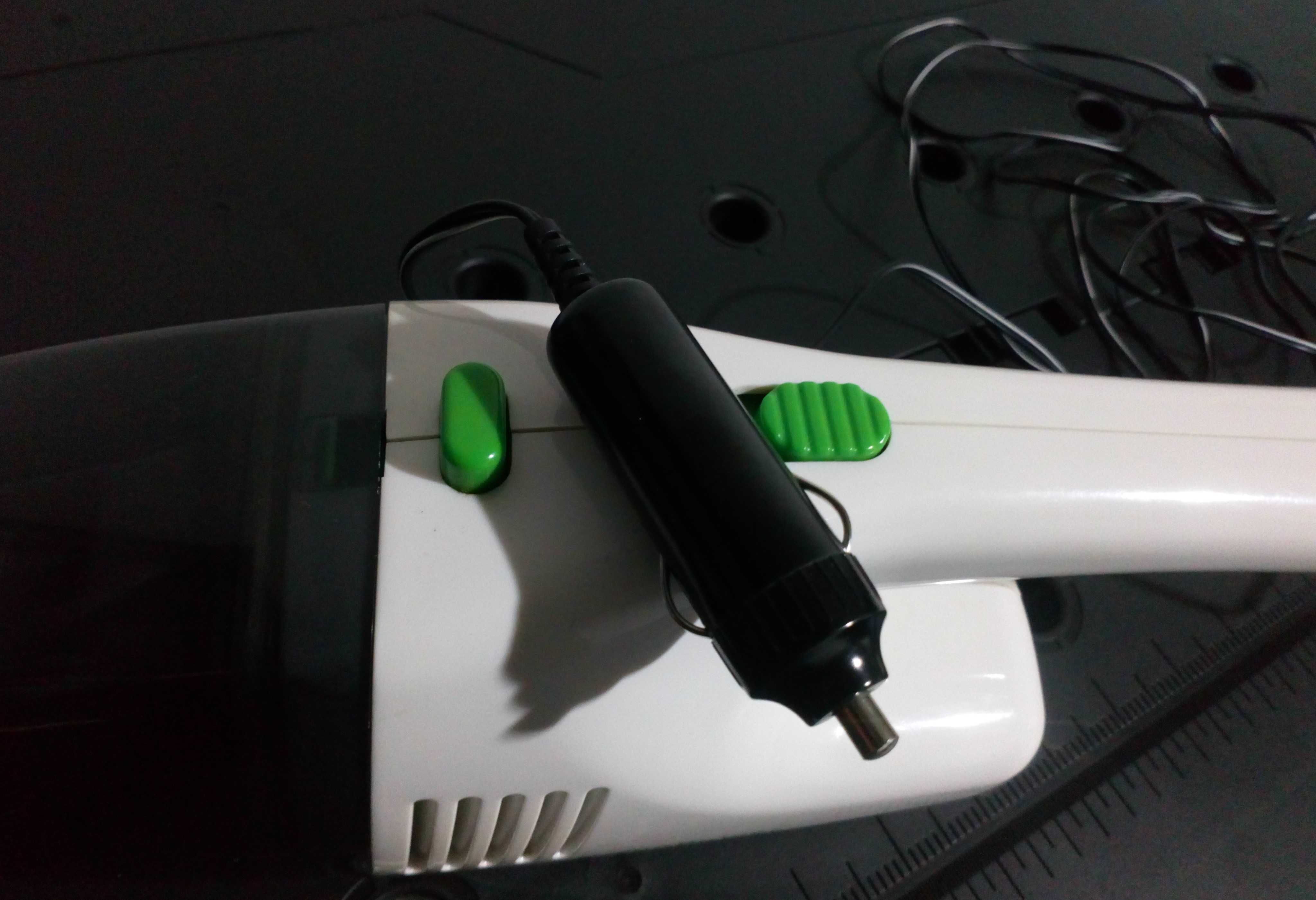 Carro » Mini aspirador c/ ficha isqueiro DC 12V TurboPower