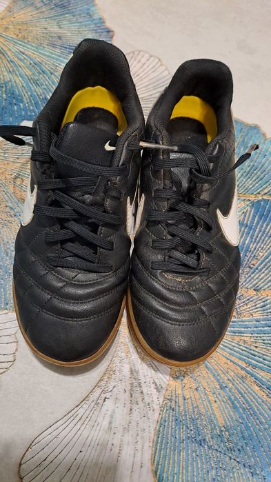 Buty halowe dziecięce nike rozmiar 34